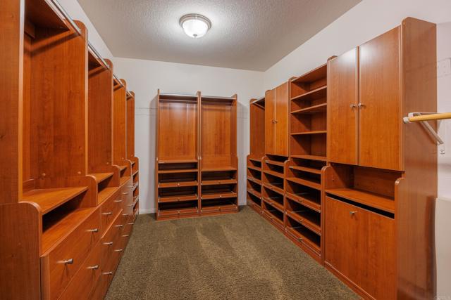 27002 Red Maple Street, Murrieta CA: https://media.crmls.org/mediaz/de7f08e6-de34-46ee-83e6-17fe1daa8a33.jpg