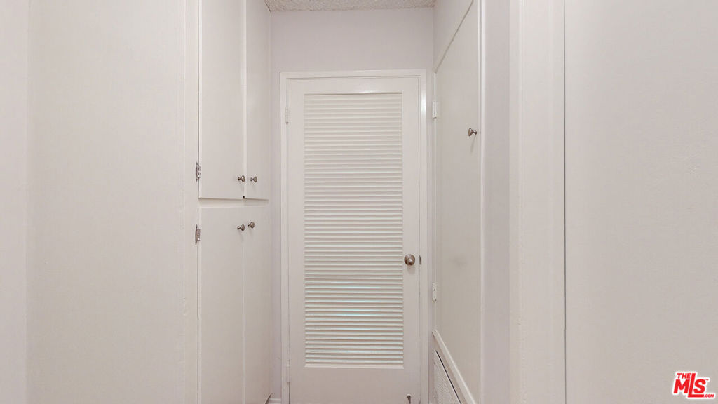 https://media.crmls.org/mediaz/de7f376a-8890-40fe-a369-eb75d3f57e66.jpg?preset=X-Large