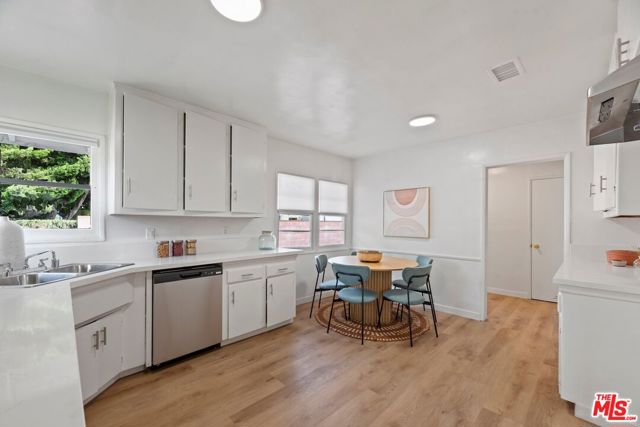 4222 Corinth Avenue, Los Angeles CA: https://media.crmls.org/mediaz/de7f62f8-2929-4218-a0fc-eeb9ebba9bdf.jpg