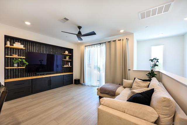 6861 Secano St, San Diego CA: https://media.crmls.org/mediaz/de7f74b3-0eab-49d3-82c4-e6341d22e076.jpg