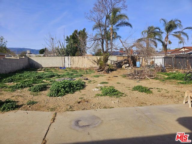 16250 Upland Avenue, Fontana, California 92335, 2 Bedrooms Bedrooms, ,1 BathroomBathrooms,Single Family Residence,For Sale,Upland,25499047