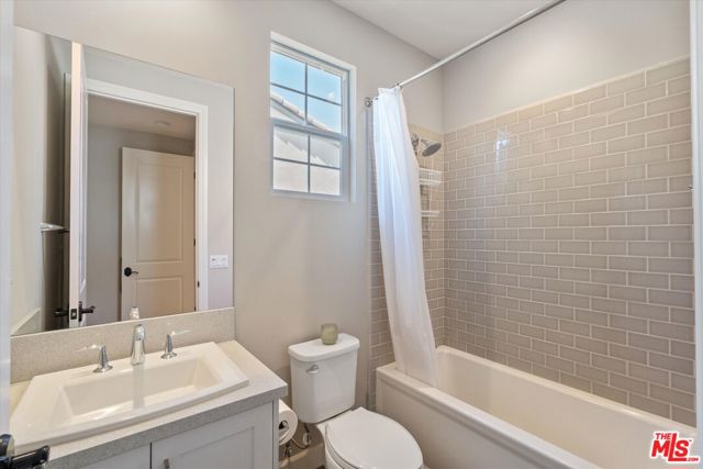 14624 Mccormick Street, Sherman Oaks CA: https://media.crmls.org/mediaz/de7fabc0-ba46-41da-9727-5e1cae0215a8.jpg