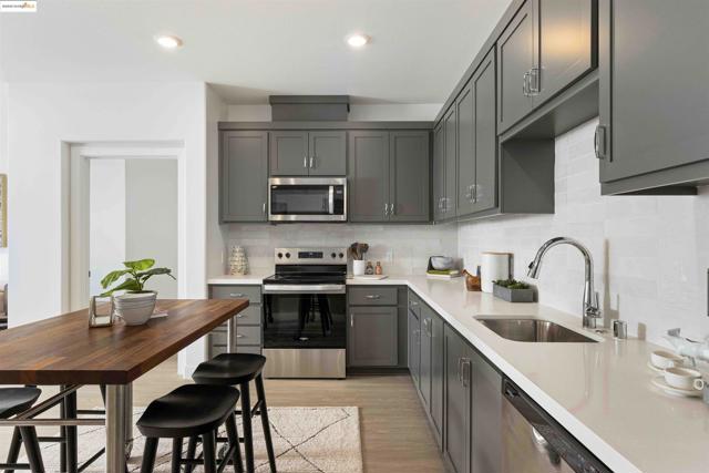 Image 3 of 15 For 500 Somi Ct.  307