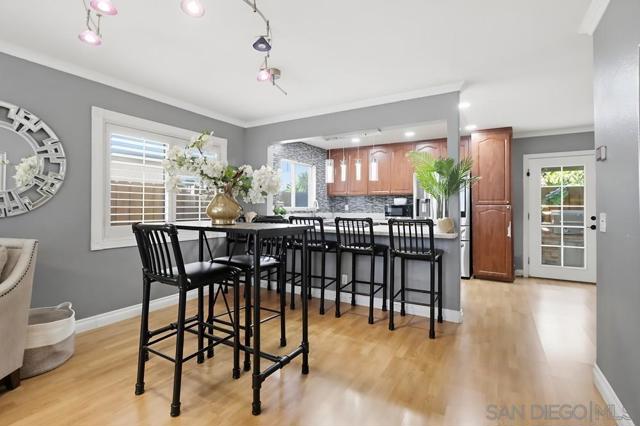 554 Friendly Ct E, El Cajon CA: https://media.crmls.org/mediaz/de800cff-e677-4bb3-bdfe-e372623b2529.jpg