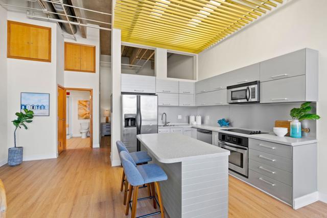 Detail Gallery Image 6 of 31 For 550 Seagaze Dr #19,  Oceanside,  CA 92054 - 1 Beds | 1 Baths