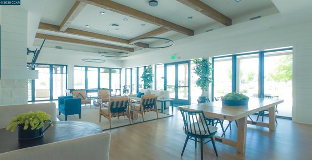 2299 Rustic Oak Ln, Rio Vista CA: https://media.crmls.org/mediaz/de803ab5-689c-4859-abd0-b4c0ea5cb0fa.jpg