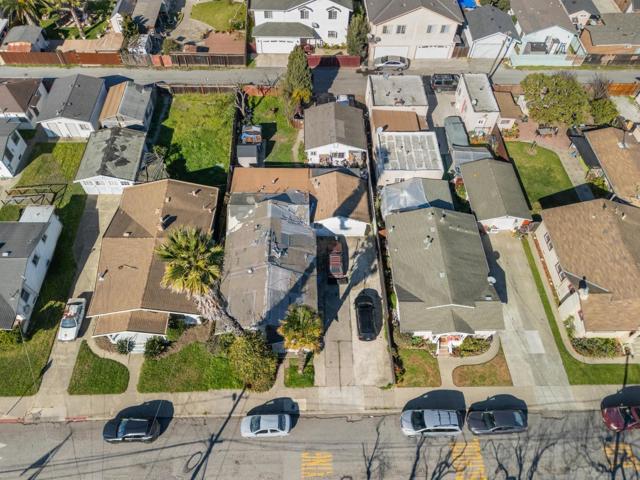 229 Elm Street, Watsonville CA: https://media.crmls.org/mediaz/de8147fb-c2ad-43e9-b85a-accae6d00415.jpg