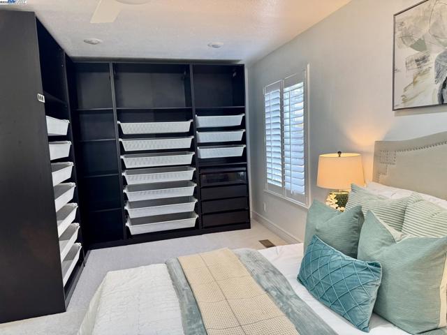 4955 Swindon Pl, Newark CA: https://media.crmls.org/mediaz/de825209-e275-4af1-9f51-3e1950622bab.jpg