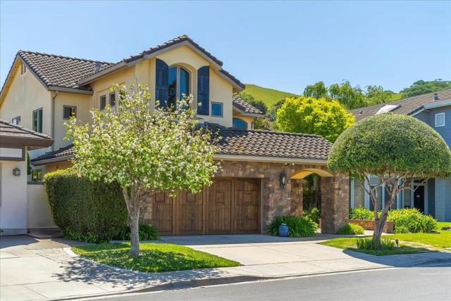 17666 Winding Creek Road, Salinas CA: https://media.crmls.org/mediaz/de830346-5d43-4c50-9524-4f64cfbaab36.jpg