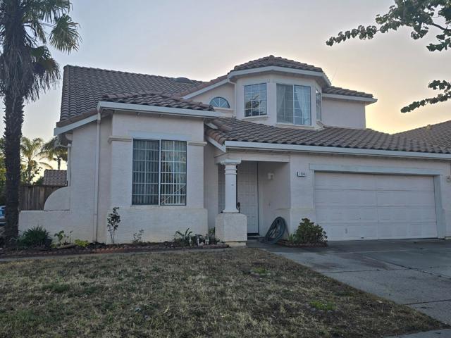 1204 Pickford Way, Salinas CA: https://media.crmls.org/mediaz/de83fd65-f558-4934-8386-b8b1d871d722.jpg