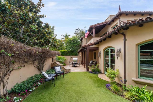 1038 E Ave, Coronado CA: https://media.crmls.org/mediaz/de844c64-8f1b-49e2-b11b-060014e84052.jpg