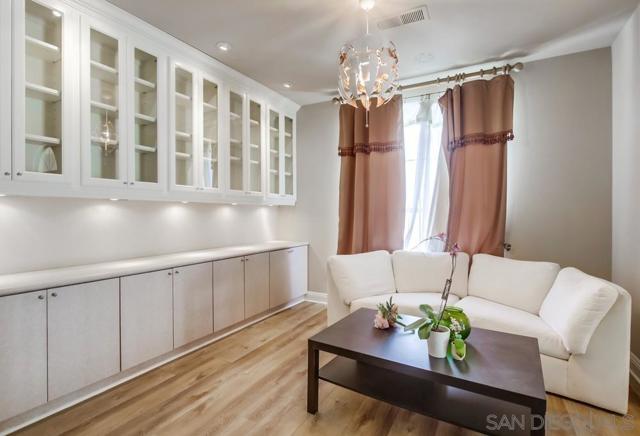 5159 Renaissance Ave, San Diego CA: https://media.crmls.org/mediaz/de846c71-2737-42d3-9807-e6b7653e85c4.jpg