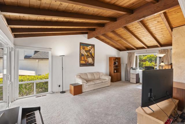 1958 Milford Place, El Cajon CA: https://media.crmls.org/mediaz/de84aa2b-ead4-4211-8cb1-19eb686a3873.jpg