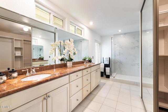 Image 16 of 41 For 12084 London Grove Court