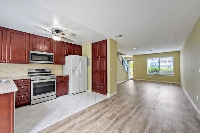 3436 Thunder Dr, Oceanside CA: https://media.crmls.org/mediaz/de85649b-3b64-49fc-a083-02b7a32bb6e4.jpg