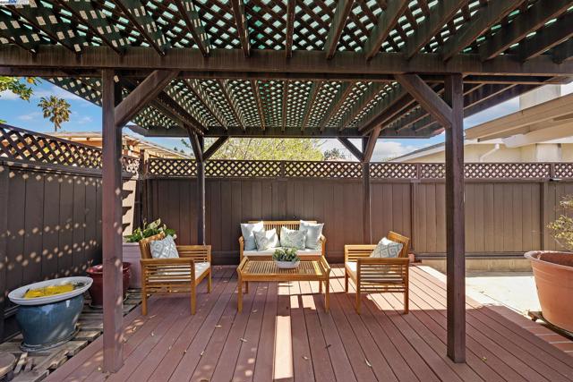 5645 Lemke Pl, Fremont CA: https://media.crmls.org/mediaz/de856c05-a832-4fce-9f96-d28c09b5ab9f.jpg