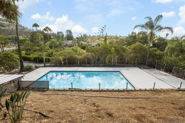 9484 86 La Cuesta Dr, La Mesa CA: https://media.crmls.org/mediaz/de85ba1a-b3e4-46fc-b805-a08ba97381cf.jpg