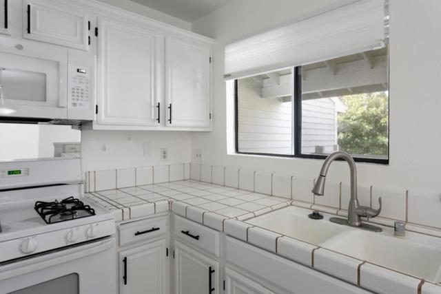 3674 Oakwood Terrace, Fremont CA: https://media.crmls.org/mediaz/de861573-2831-45fc-91e7-86fabb1b9e7a.jpg