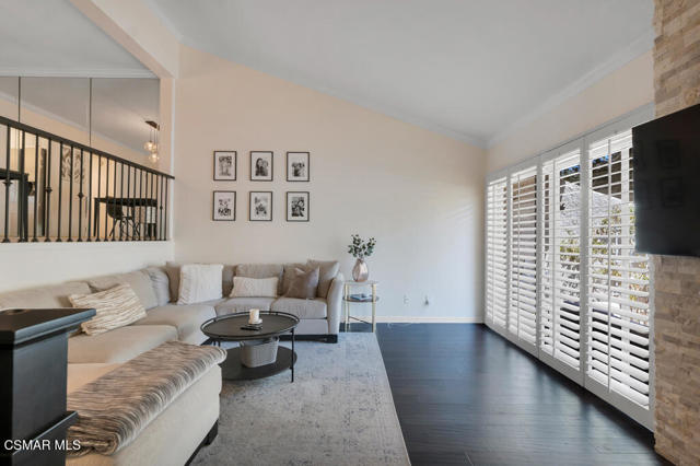 6217 Nita Avenue, Woodland Hills CA: https://media.crmls.org/mediaz/de86f233-e771-40ae-a8e6-8099de0f104f.jpg