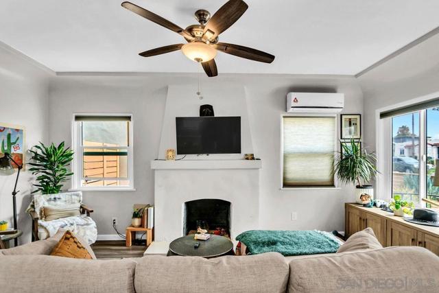 4356 33Rd St, San Diego CA: https://media.crmls.org/mediaz/de8752d1-e128-42df-8c25-59982e1f265d.jpg