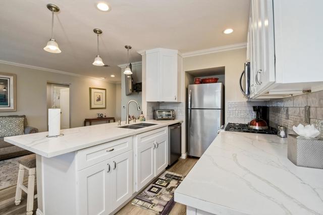 Detail Gallery Image 2 of 17 For 263 San Dimas, Oceanside,  CA 92057 - 2 Beds | 2 Baths