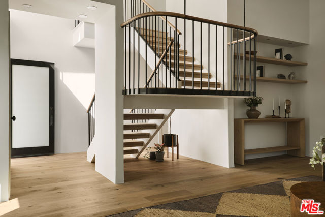 17155 Clemons Drive, Encino CA: https://media.crmls.org/mediaz/de87fdb0-c253-40da-8b95-bcf499ad9140.jpg