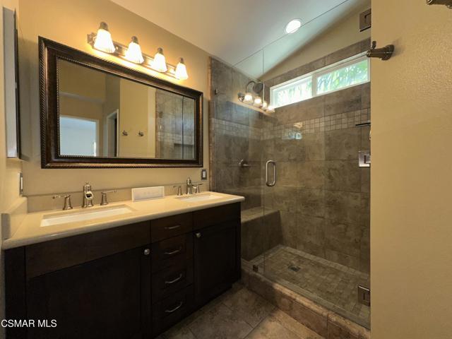 1755 Empty Saddle Road, Simi Valley CA: https://media.crmls.org/mediaz/de880add-c6c2-40f8-9f3d-bdeef81e4b25.jpg