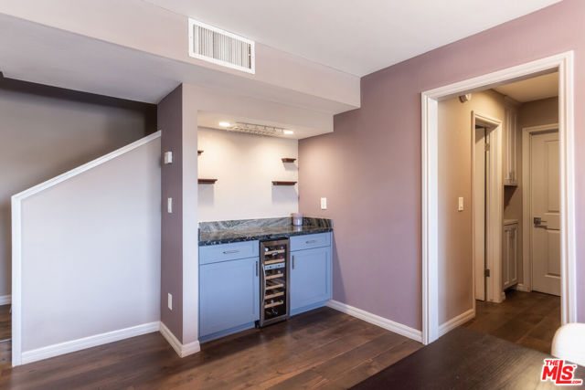 15161 Magnolia Boulevard, Sherman Oaks CA: https://media.crmls.org/mediaz/de881eea-8170-4c2e-9a70-70dddddd9004.jpg