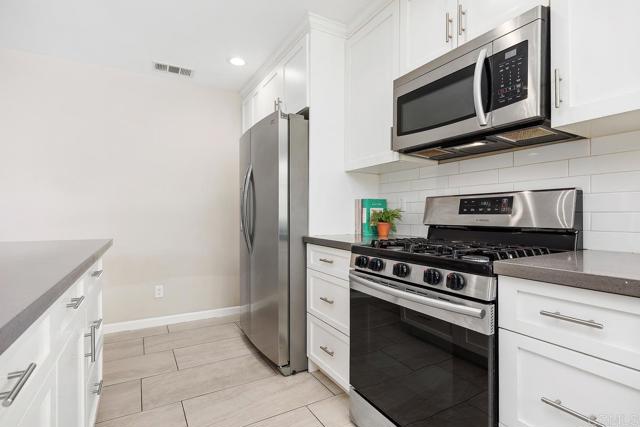 Detail Gallery Image 18 of 40 For 1744 Calle Jules, Vista,  CA 92084 - 3 Beds | 2 Baths