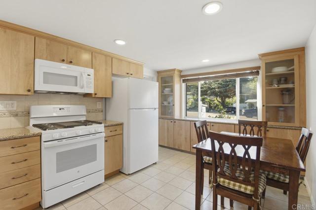 Detail Gallery Image 9 of 28 For 5566 Streamview, San Diego,  CA 92105 - 4 Beds | 1 Baths