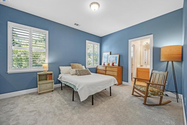 2461 Ancona Cir, Livermore CA: https://media.crmls.org/mediaz/de88ad11-8a0d-4993-b032-841c6e35b64e.jpg