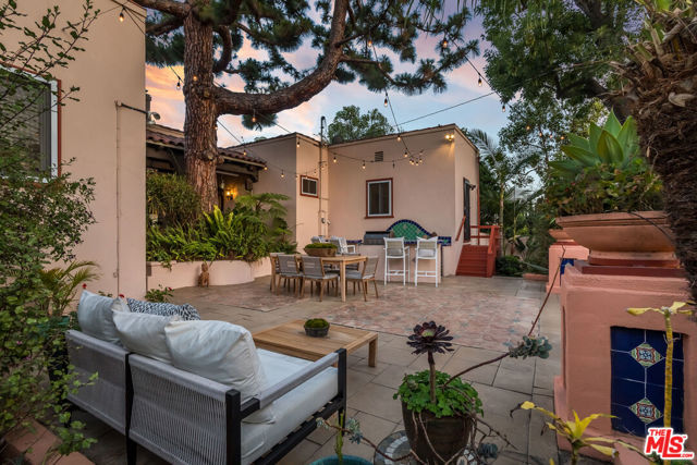 755 S Highland Avenue, Los Angeles CA: https://media.crmls.org/mediaz/de88e43c-95c6-46a8-b473-561fc98f252c.jpg