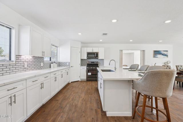 Detail Gallery Image 6 of 47 For 9242 E Avenue T 2, Littlerock,  CA 93543 - 4 Beds | 3 Baths