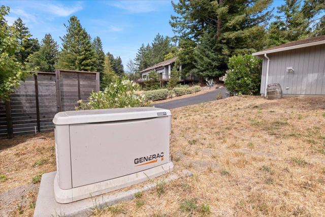 23435 Summit Road, Los Gatos CA: https://media.crmls.org/mediaz/de89a696-077e-4efd-9e4c-90a2f5529a01.jpg