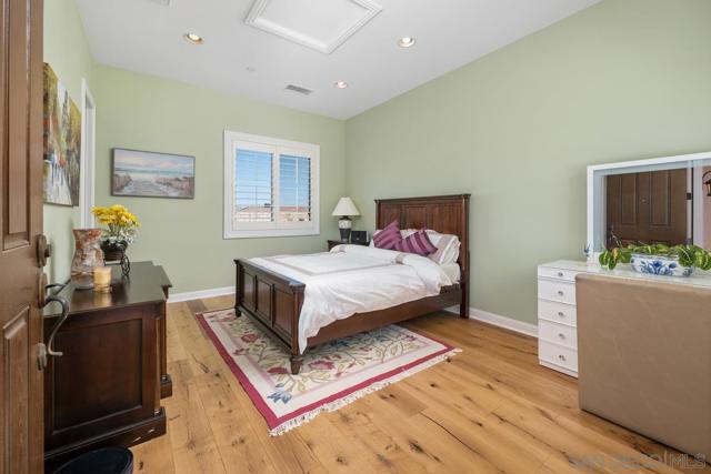 15674 Via Santa Pradera, San Diego CA: https://media.crmls.org/mediaz/de89aa44-ff42-41f6-a185-d3e6a3711567.jpg