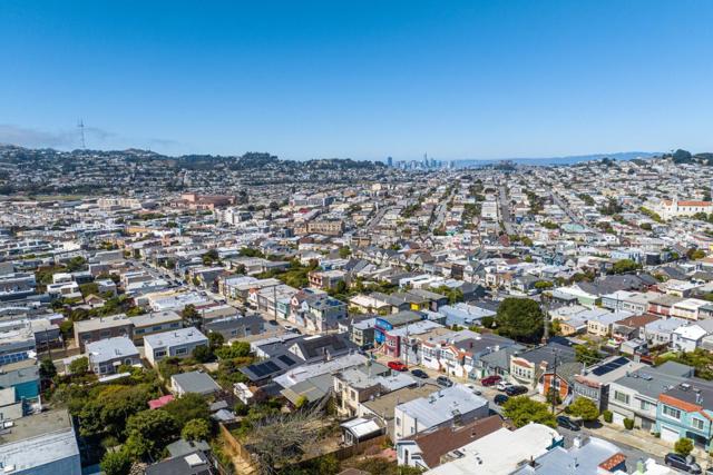 260 Curtis Street, San Francisco CA: https://media.crmls.org/mediaz/de89de8e-0dc5-449b-8cbe-435d2cc09edc.jpg