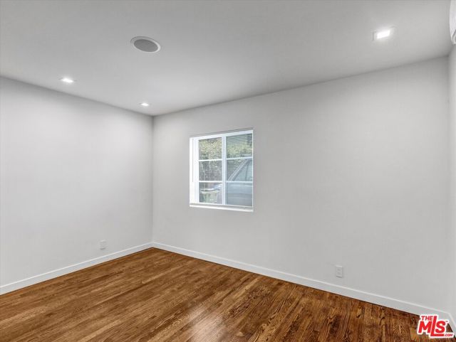 754 N Croft Avenue, Los Angeles CA: https://media.crmls.org/mediaz/de8a592e-ae86-4edf-a61b-e2f20aefc892.jpg