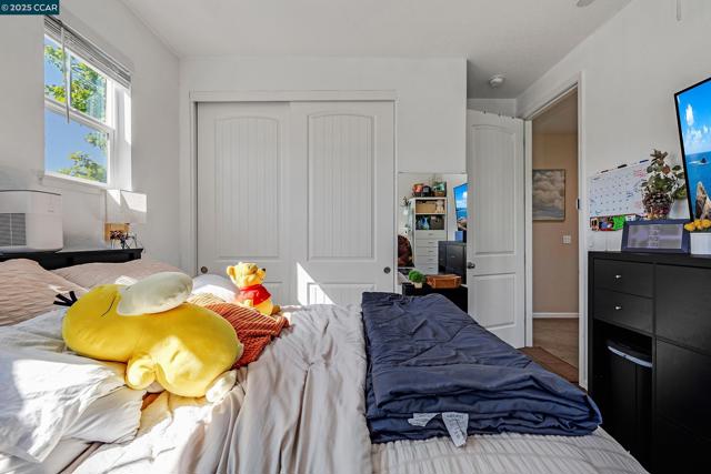 210 Belle Harbor Circle, Pittsburg CA: https://media.crmls.org/mediaz/de8a7bde-1e7e-4d50-a055-bf2d8b75d58c.jpg