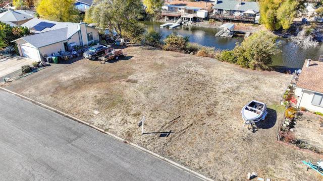 613 Bass Lane, Clearlake Oaks CA: https://media.crmls.org/mediaz/de8af521-d8d1-4225-b8bf-18bcbdf44845.jpg
