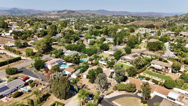 549 Eldorado Drive, Escondido CA: https://media.crmls.org/mediaz/de8d882a-8d11-4714-a41c-d7a13ef85453.jpg