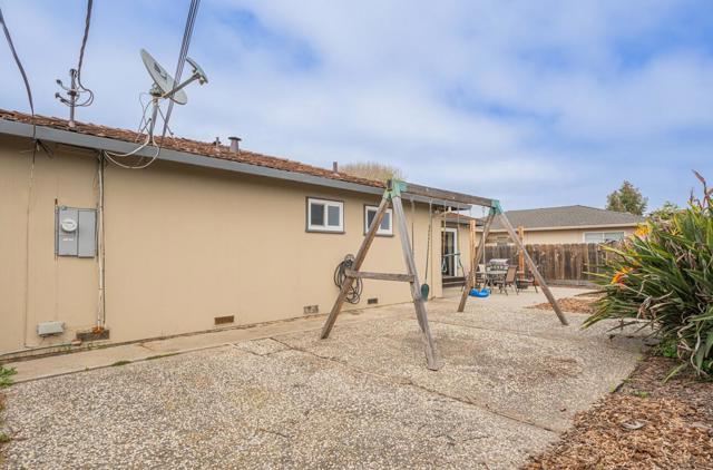 528 La Mesa Drive, Salinas CA: https://media.crmls.org/mediaz/de8e8896-4066-4f5d-8fa8-1e06b1f8a0e8.jpg
