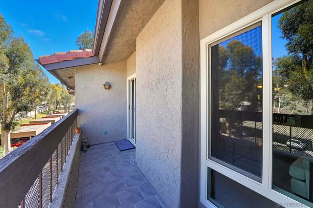 10250 Caminito Cuervo, San Diego CA: https://media.crmls.org/mediaz/de8e9a83-d38b-4fe4-bfe7-4563d95e4409.jpg
