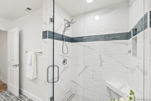 1918 Odell Cir, Vista CA: https://media.crmls.org/mediaz/de8f017a-071e-4e5b-882a-66488bfc8cf0.jpg