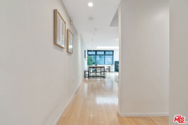 5806 Waring Avenue, Los Angeles CA: https://media.crmls.org/mediaz/de8f29d4-fe60-4ac6-98dc-526b961faae1.jpg