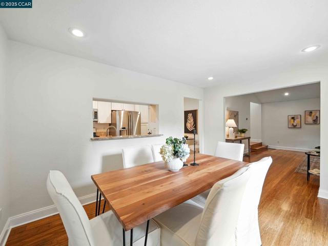 218 Jewel Ter, Danville CA: https://media.crmls.org/mediaz/de8f63ee-0fd7-4672-a45e-459ce6a7a609.jpg