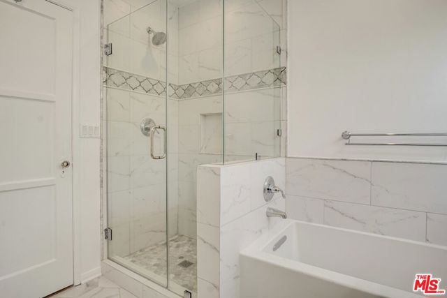 10514 Rochester Avenue, Los Angeles CA: https://media.crmls.org/mediaz/de8fae87-0dca-4cc7-8ca3-8bdcace5beda.jpg
