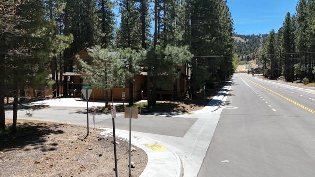 689 Summit Boulevard, Big Bear CA: https://media.crmls.org/mediaz/de8ff337-99ea-4baf-b01c-69e6b25c089e.jpg