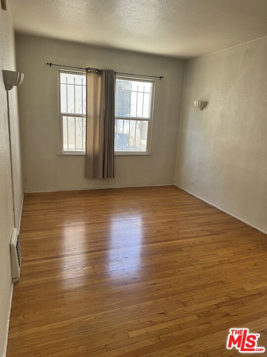 1531 Silver Lake Boulevard, Los Angeles CA: https://media.crmls.org/mediaz/de90000e-8aca-473f-a212-f23deb393091.jpg