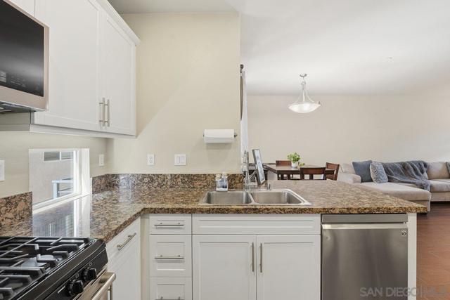 4543 Rainier Ave, San Diego CA: https://media.crmls.org/mediaz/de9001da-9104-44bd-9eb7-f32f613a9a18.jpg