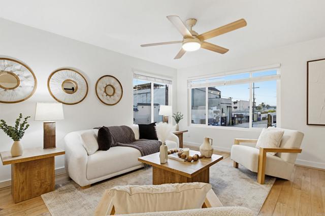 Detail Gallery Image 12 of 38 For 5027 Santa Monica Ave #F,  San Diego,  CA 92107 - 3 Beds | 2 Baths